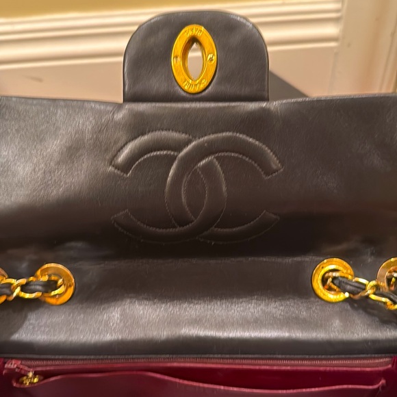 VINTAGE CHANEL QUILTED LAMBSKIN JUMBO 24K plated hardware - Picture 7 of 9